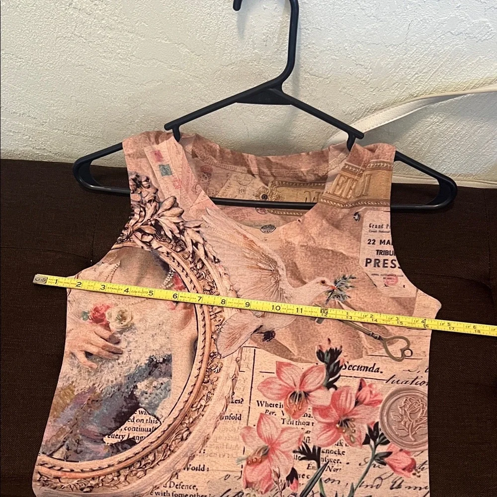 #1286=Artistic Sleeveless Top with Vintage Print - Picture 3 of 7